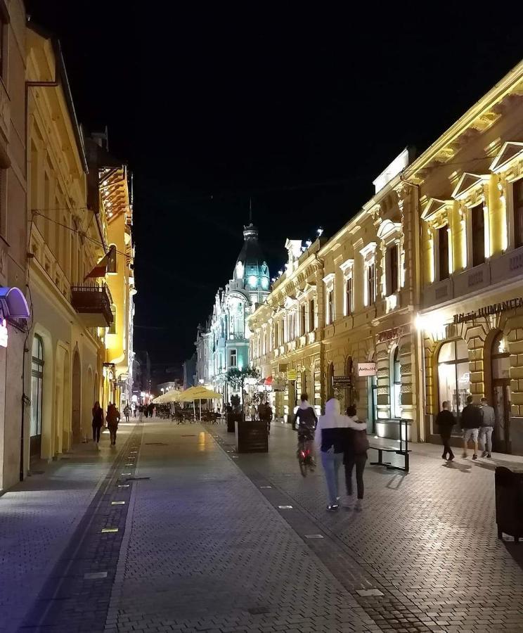 Spiegel Center Apartment Oradea Exterior photo