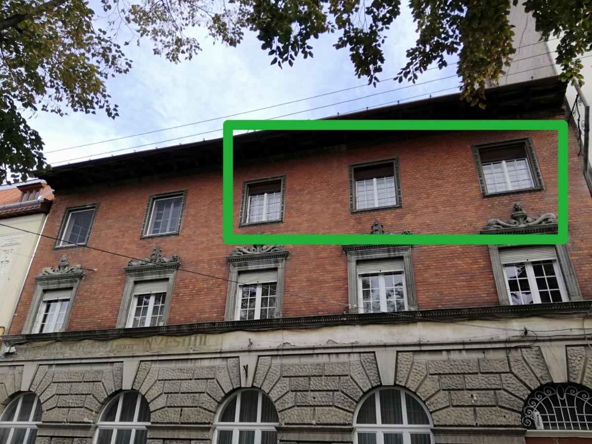 Spiegel Center Apartment Oradea Exterior photo