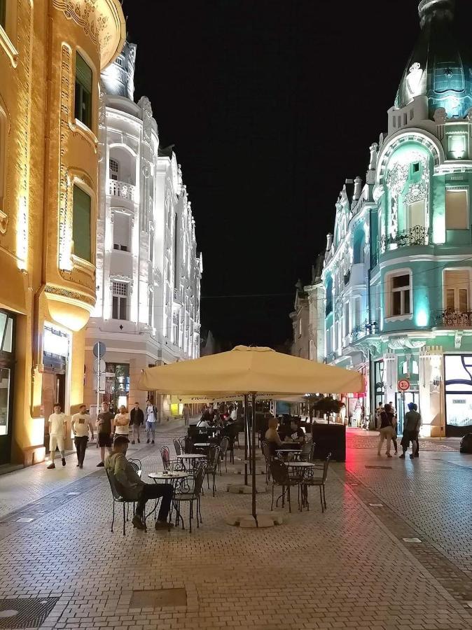 Spiegel Center Apartment Oradea Exterior photo