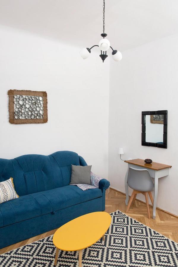 Spiegel Center Apartment Oradea Exterior photo