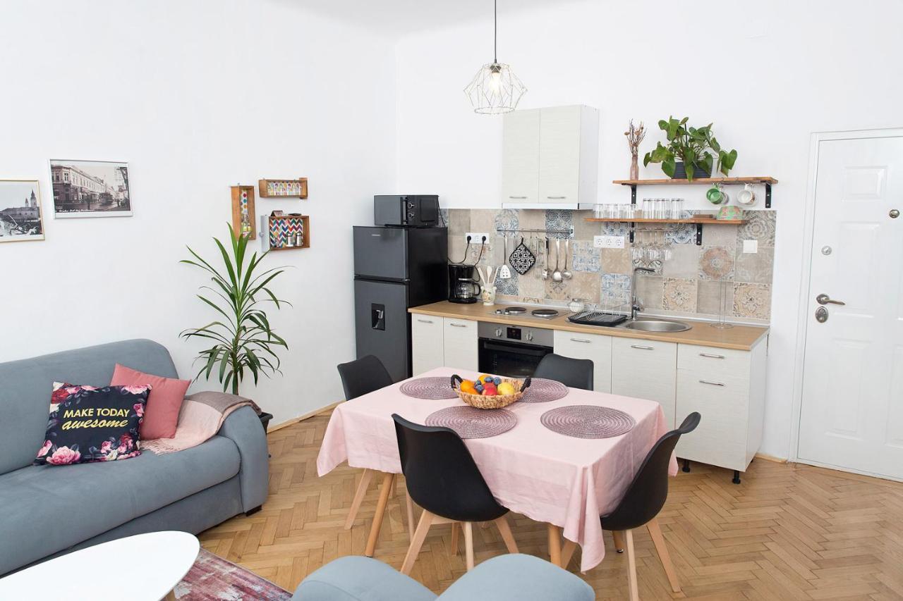 Spiegel Center Apartment Oradea Exterior photo